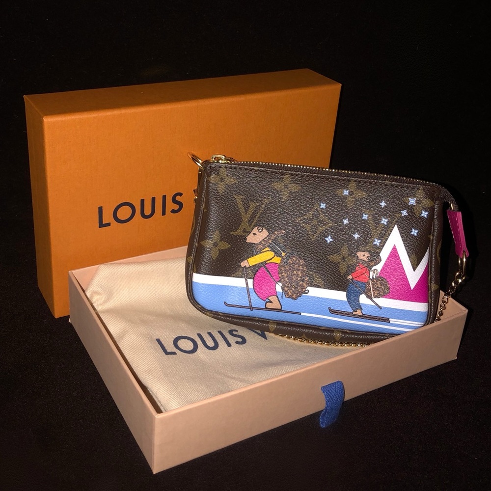 LOUIS VUITTON Special Edition Pochette
